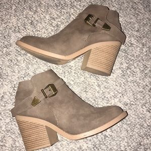 Qupid taupe booties